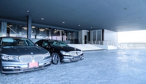 Free self-parking - S Hadyai Hotel (Hat Yai)