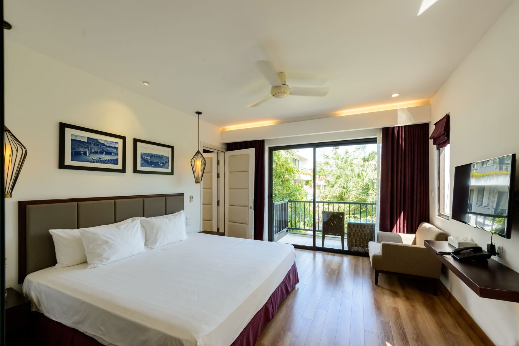Premium bedding, minibar, in-room safe, blackout drapes
