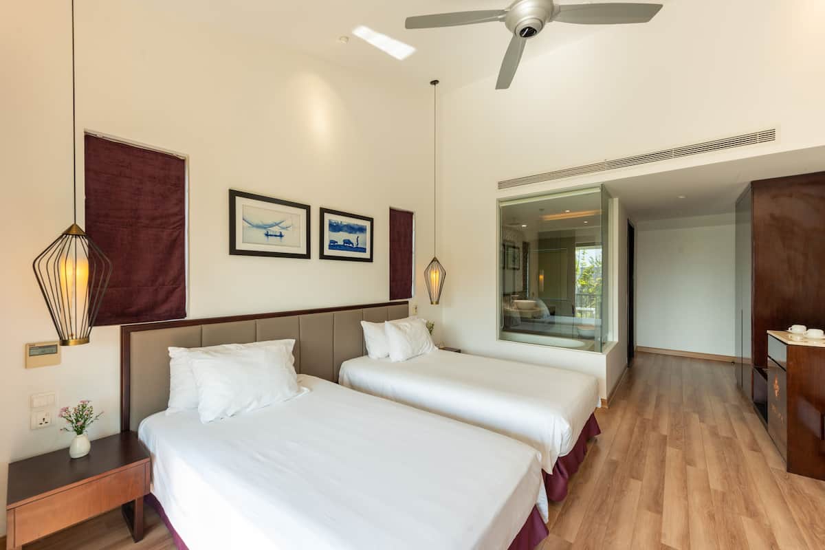 Premium bedding, minibar, in-room safe, blackout drapes