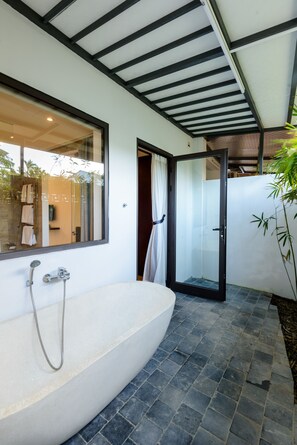 Suite Eksekutif | Bathtub besar