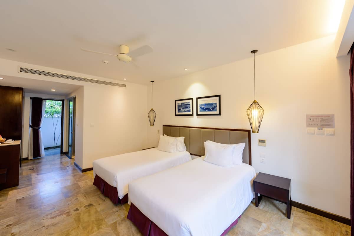 Premium bedding, minibar, in-room safe, blackout drapes