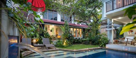 Egyptian cotton sheets, premium bedding, minibar, in-room safe