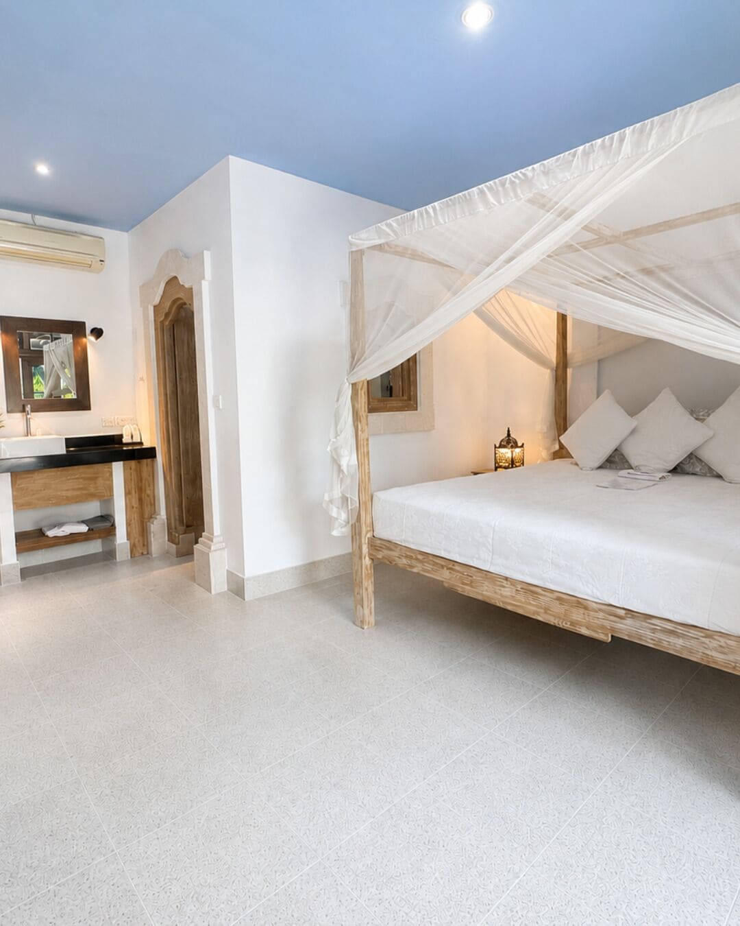 Egyptian cotton sheets, premium bedding, pillowtop beds, minibar
