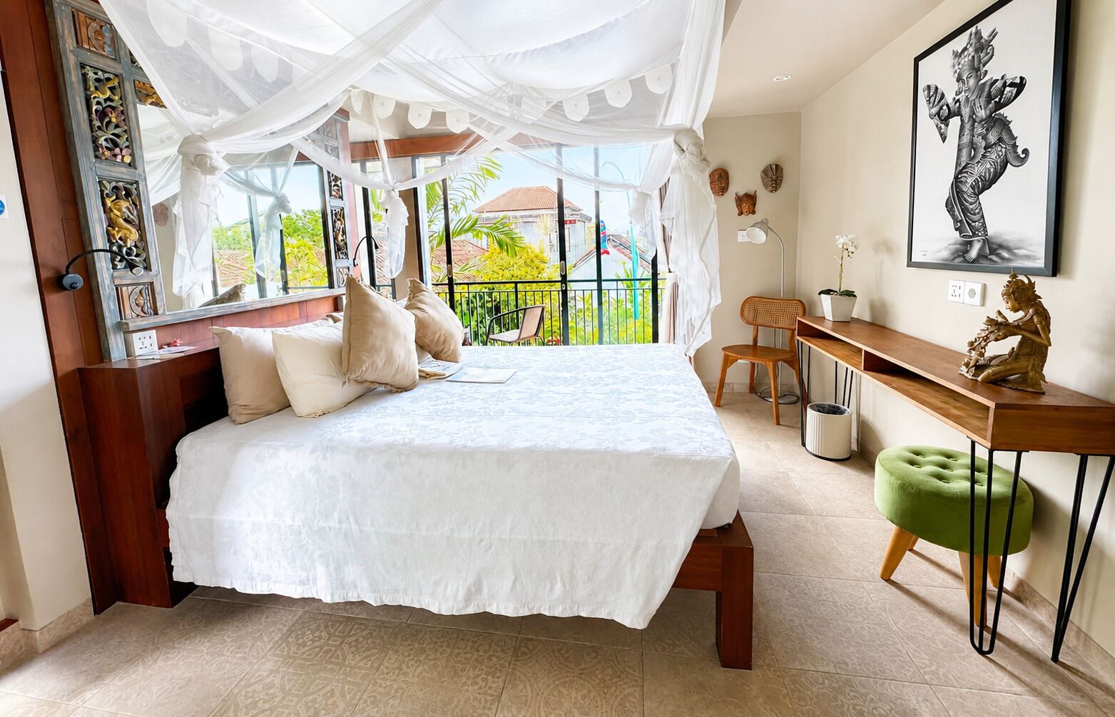 Egyptian cotton sheets, premium bedding, pillow-top beds, minibar