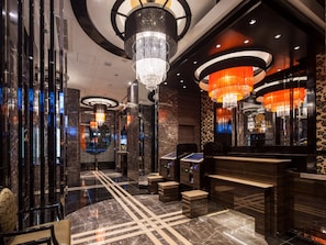 Lobby - APA Hotel Higashi Shinjuku Kabukicho Higashi (Tokyo)