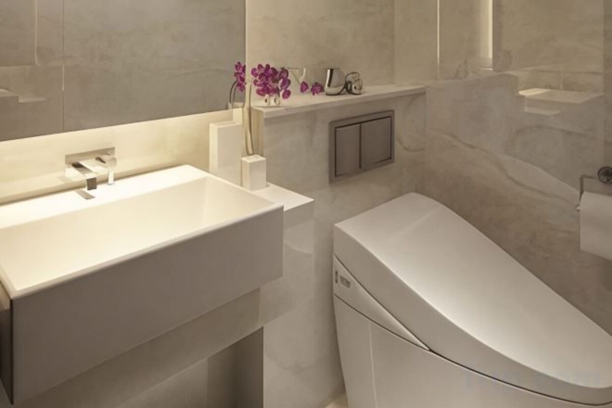 Bathroom | Shower, free toiletries, hair dryer, slippers