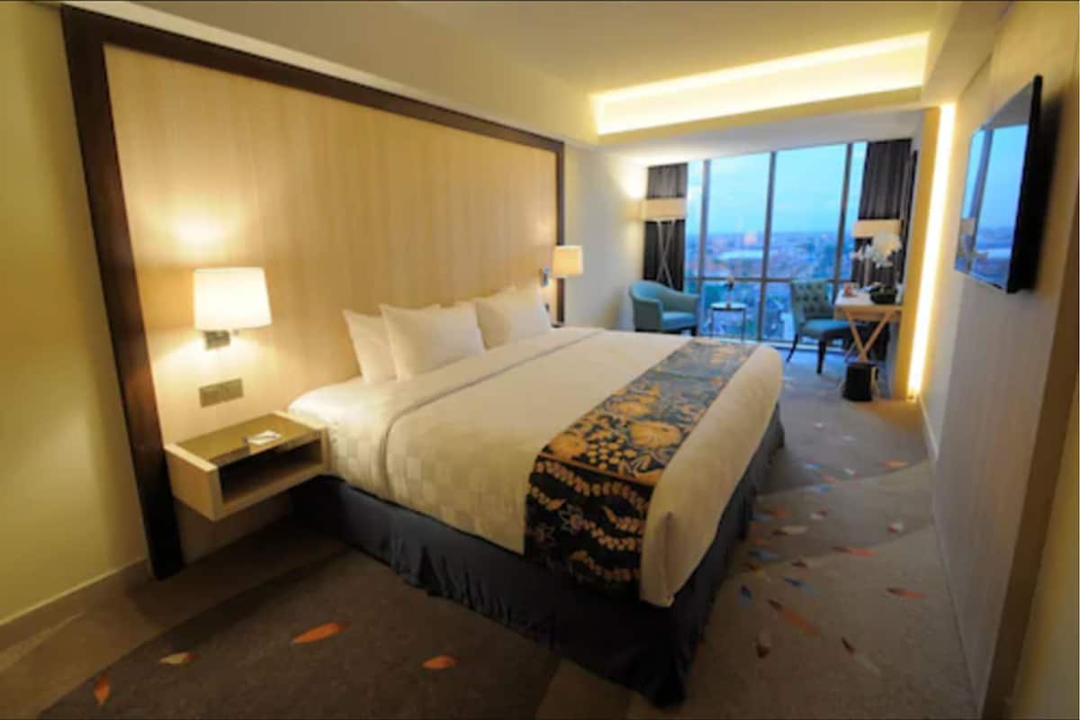 Deluxe King Room