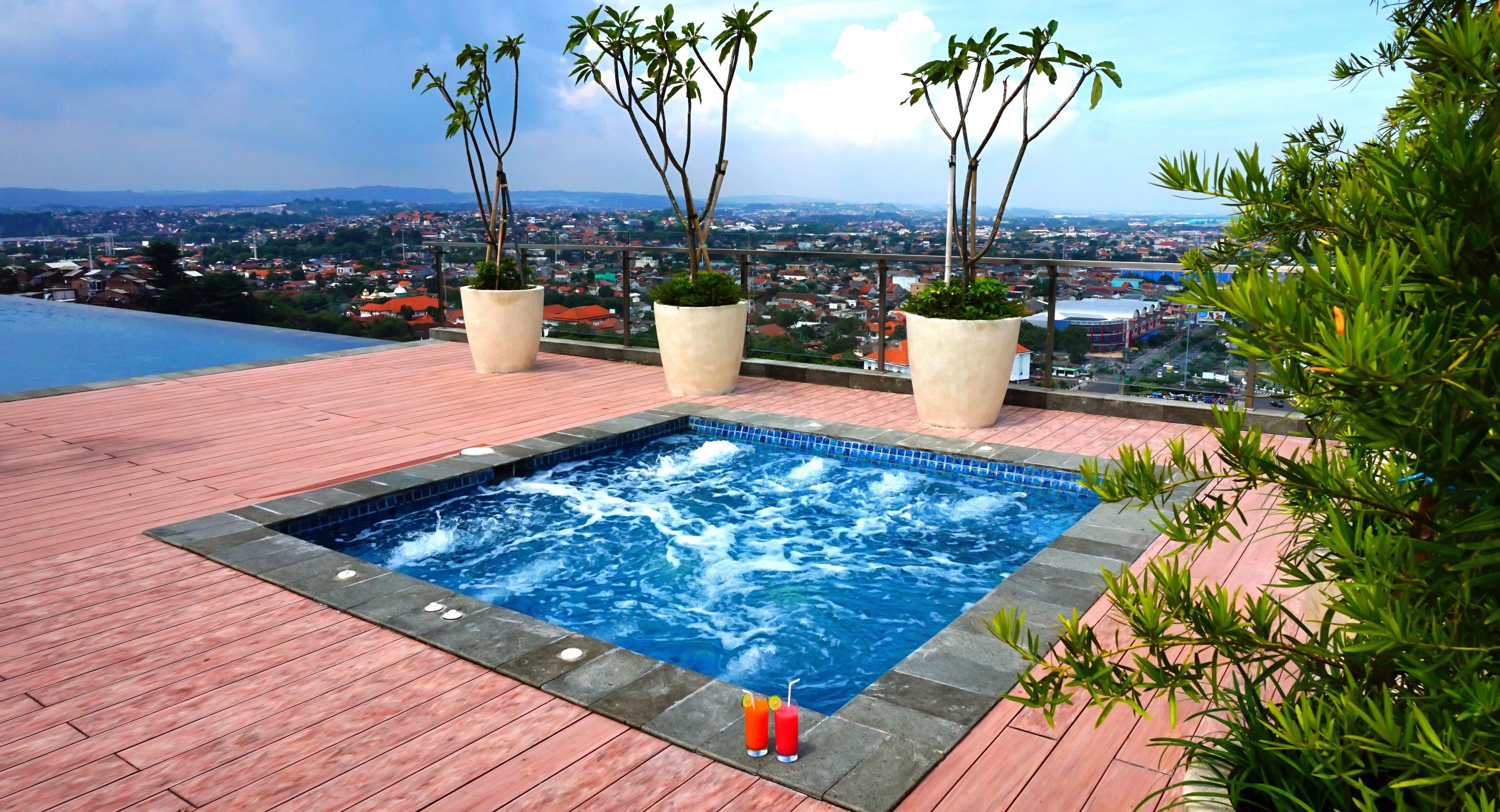 Rooftop pool