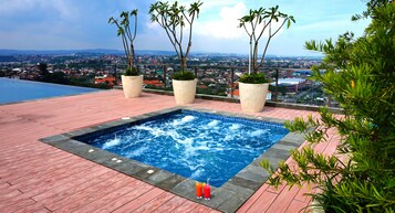 Rooftop pool
