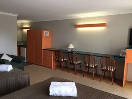 华丽双床房 | 客房服务设施