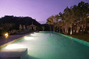 Outdoor pool, free cabanas, pool umbrellas - The Series Resort Khaoyai (Pak Chong)