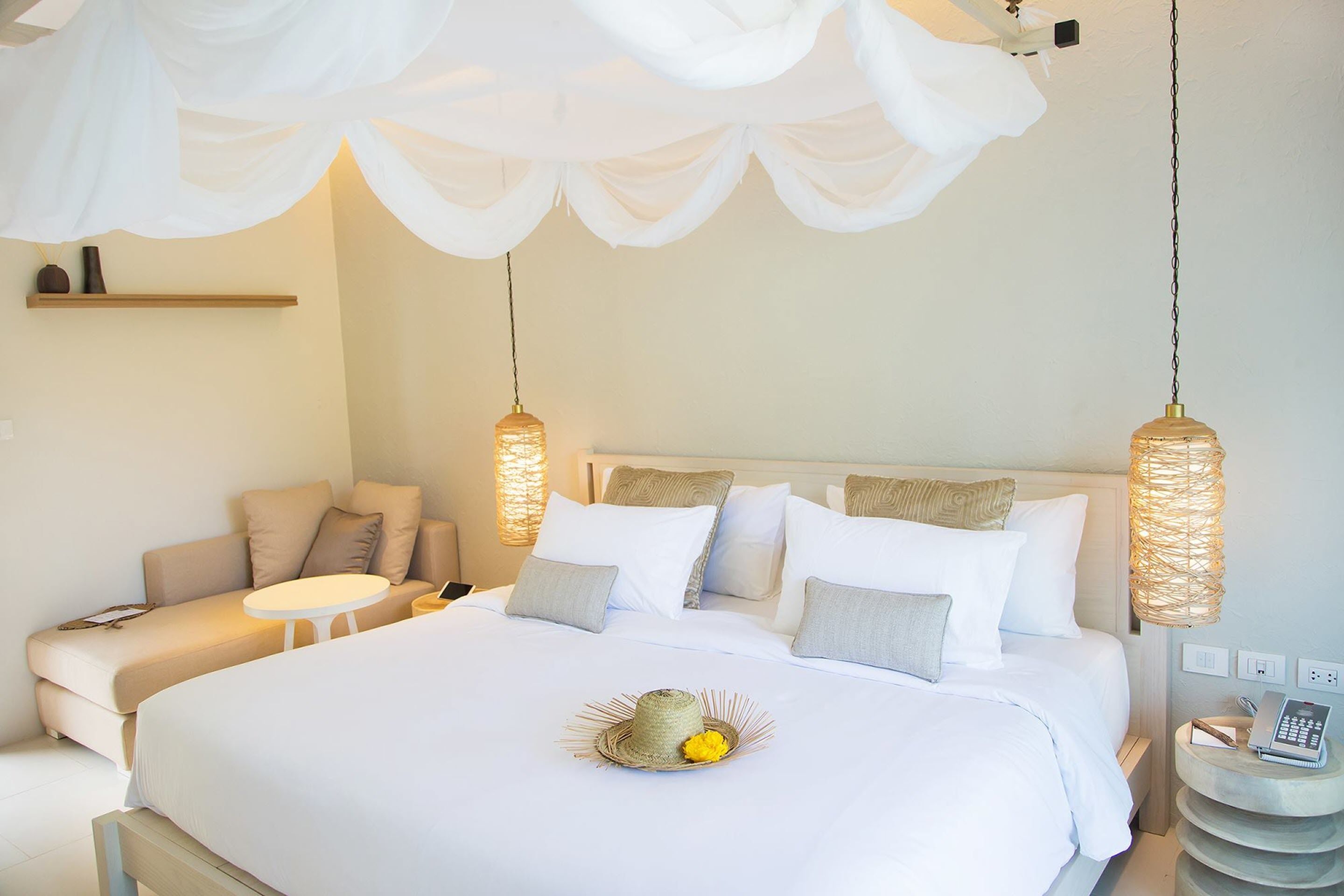 oriental room double bed | premium bedding, down duvets, free minibar, in-room safe