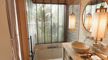 Separate tub and shower, deep soaking tub, rainfall showerhead