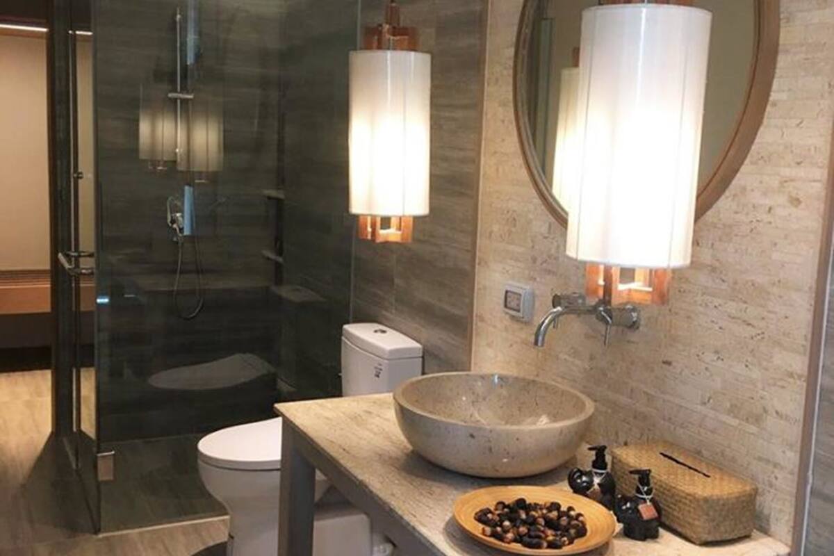 oriental room double bed | bathroom | separate bathtub and shower, deep-soaking bathtub, rainfall showerhead