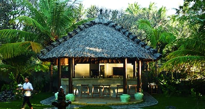 Cili Emas Oceanside Resort