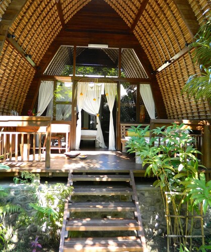 Cili Emas Oceanside Resort