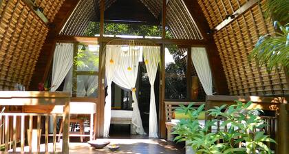 Cili Emas Oceanside Resort