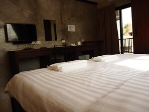 Rollaway beds, free WiFi