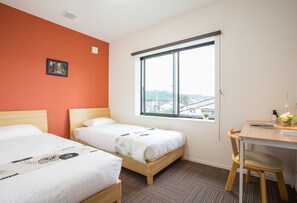 3 bedrooms, in-room safe, blackout drapes, soundproofing - Mulan Hostel (Kyoto)