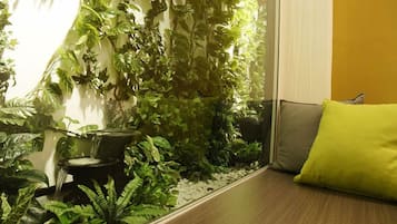 Room, 1 Katil Ratu (Queen), Garden View | Pemandangan dari bilik