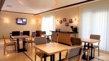 Desayuno buffet incluido todos los días