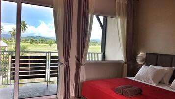 Minibar, desk, free WiFi, bed sheets