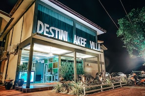 Fachada da propriedade