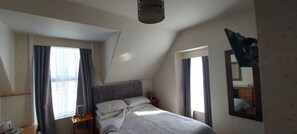 Quarto casal | Roupas de cama premium, Wi-Fi de cortesia, roupa de cama