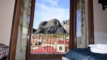 Quadruple Room (Meteora View) | Iron/ironing board, free WiFi