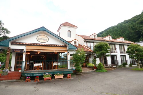 Hotel & Restaurant Yesterday