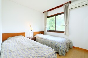 Twin Room, Mountain View - Hotel & Restaurant Yesterday (Fujikawaguchiko)