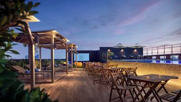 Outdoor pool, pool loungers