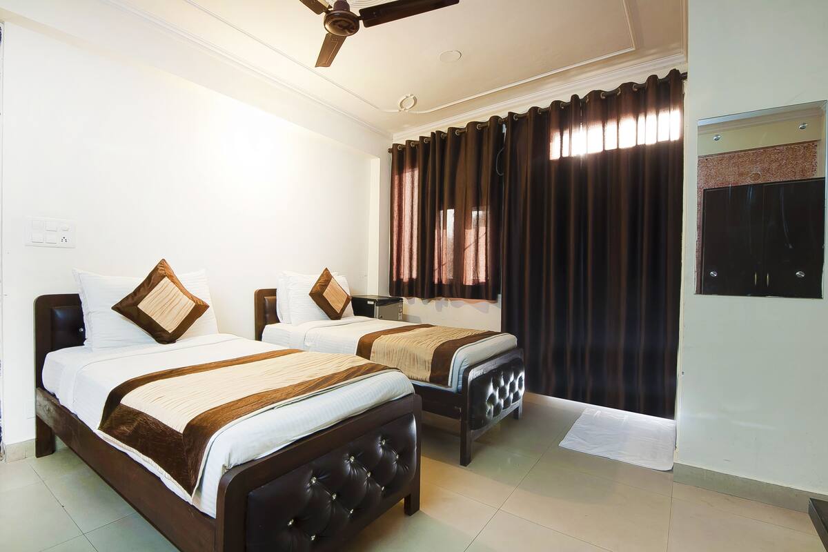 In-room safe, desk, iron/ironing board, free WiFi