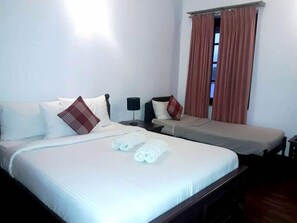 In-room safe, desk, iron/ironing board, free WiFi