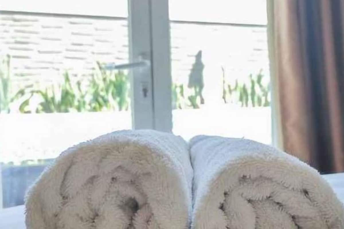 1 Schlafzimmer, hochwertige Bettwaren, Zimmersafe, Schreibtisch