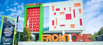 Front One Hotel Purwodadi