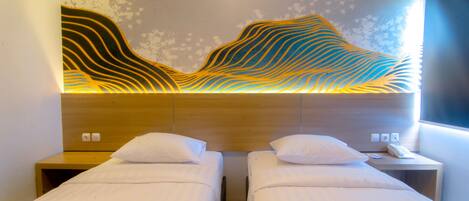 Deluxe Twin Room | Premium bedding, in-room safe, desk, soundproofing
