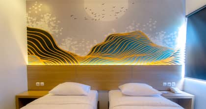 Front One Hotel Purwodadi