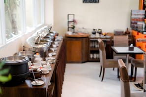 Breakfast served - Front One Hotel Purwodadi (Purwodadi)