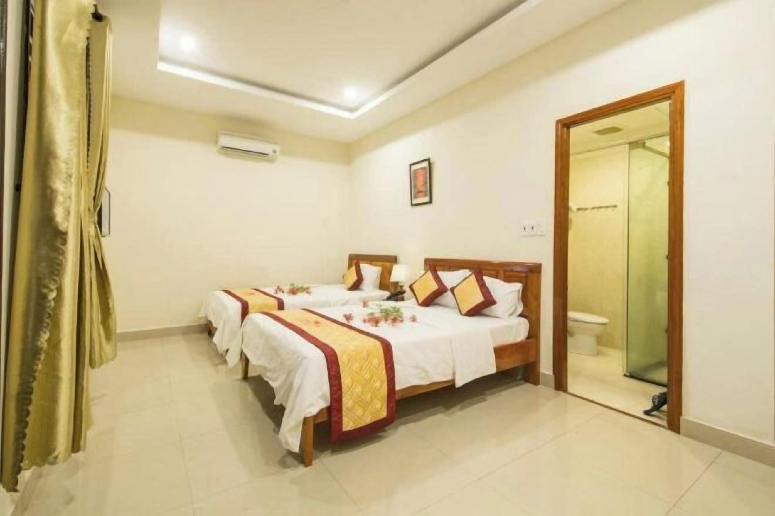 Minibar, desk, blackout drapes, soundproofing