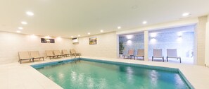 Indoor pool, pool loungers