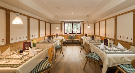 Se sirven desayunos, almuerzos y cenas; cocina local