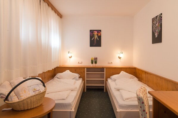 Room, Connecting Rooms