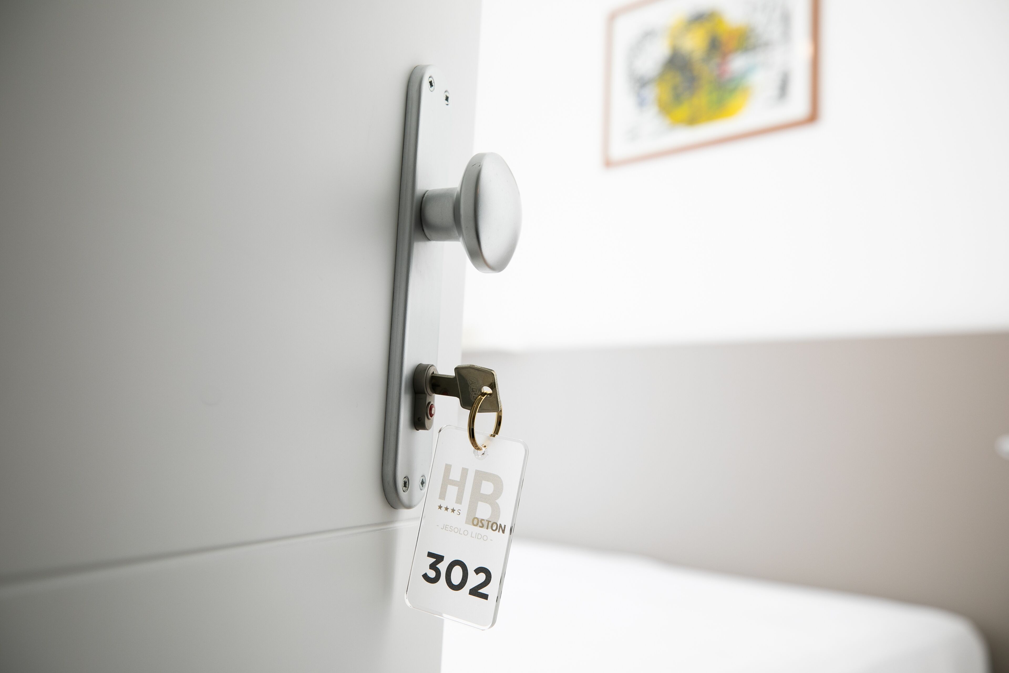 premium bedding, in-room safe, desk, free wifi