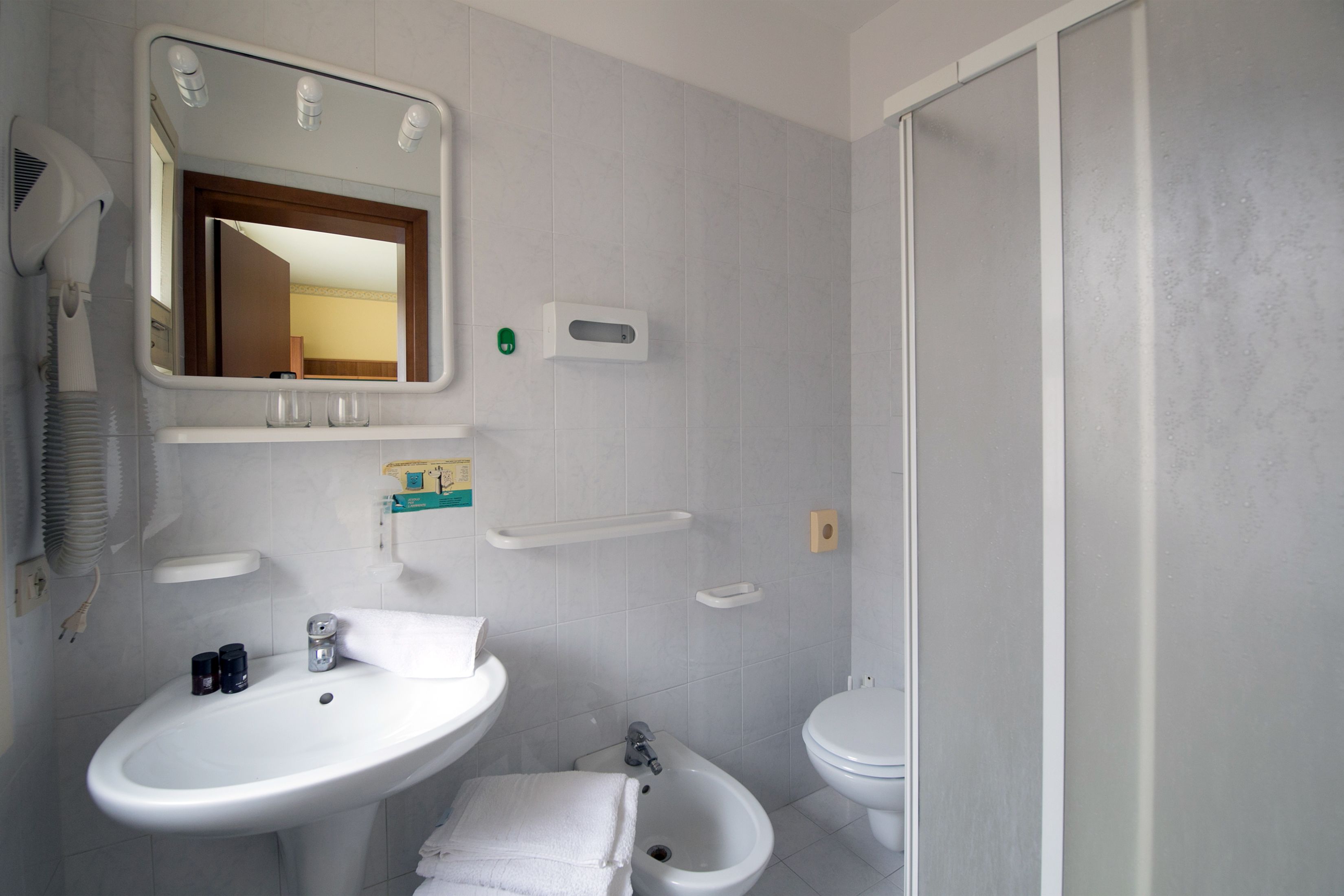 shower, free toiletries, hair dryer, bidet