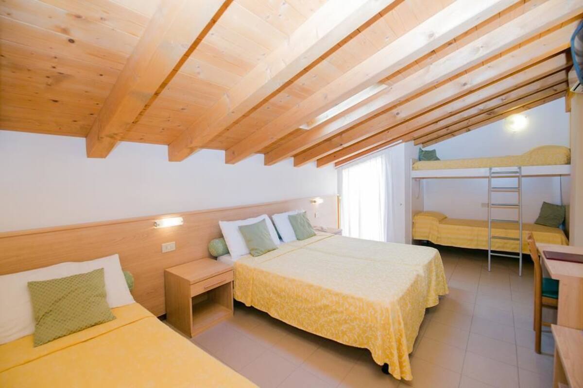 Chambre Confort, balcon (5 people)