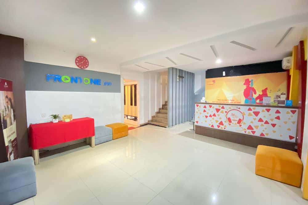 Front One Inn Sidoarjo