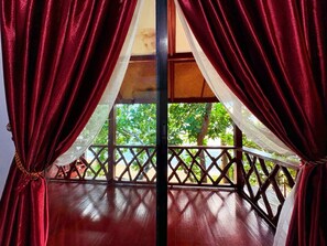 Oceanview Vip King | ผ้าปูที่นอนฝ้ายอียิปต์, เครื่องนอนระดับพรีเมียม, ตู้นิรภัยในห้องพัก