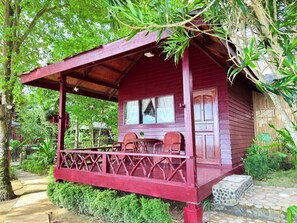 Oceanview Casita Deluxe | Egyptian cotton sheets, premium bedding, in-room safe, blackout curtains - Doublegem Beach Resort and Hotel (El Nido)