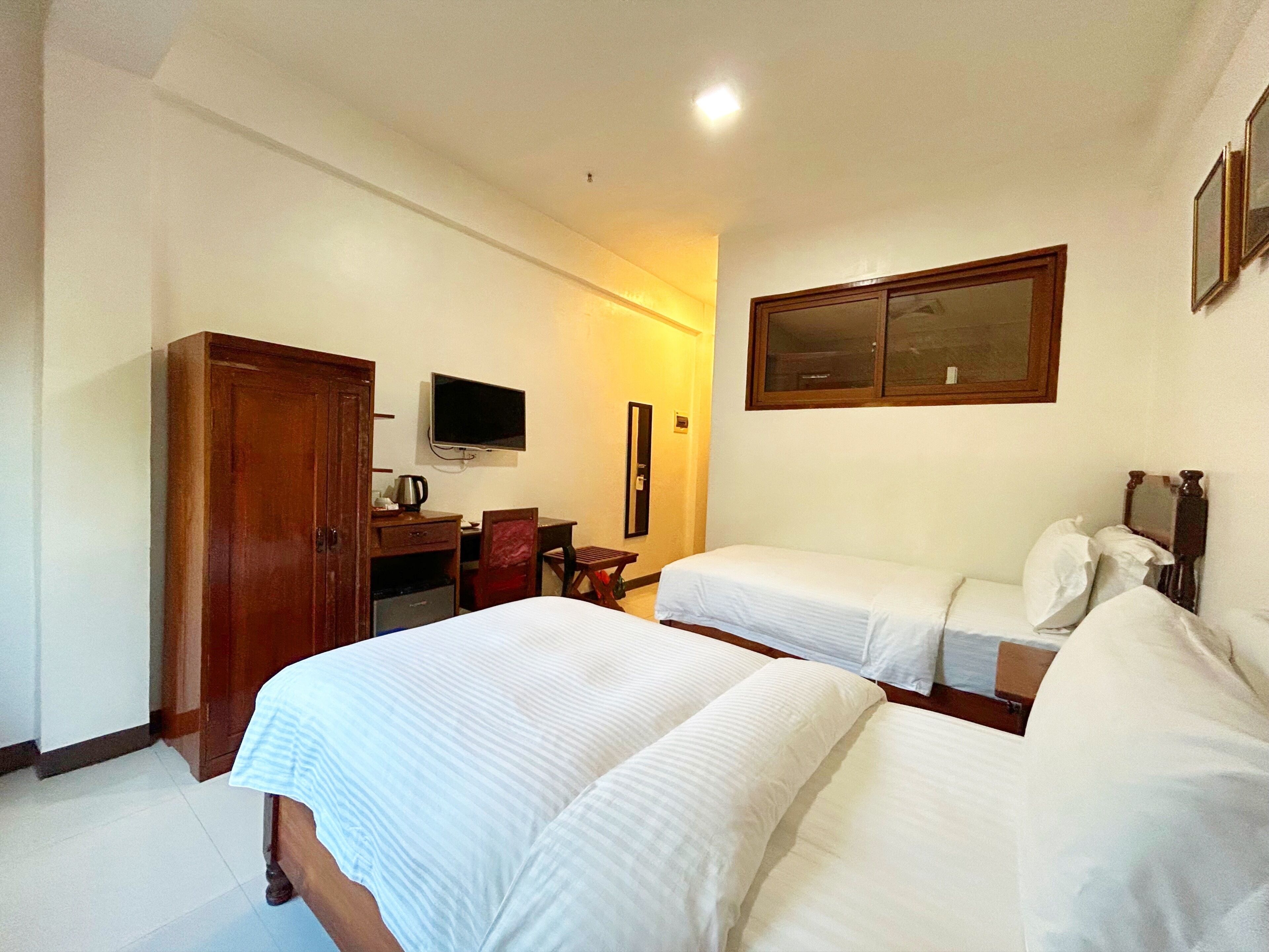 Standard Room Twin | Egyptian cotton sheets, premium bedding, in-room safe, desk